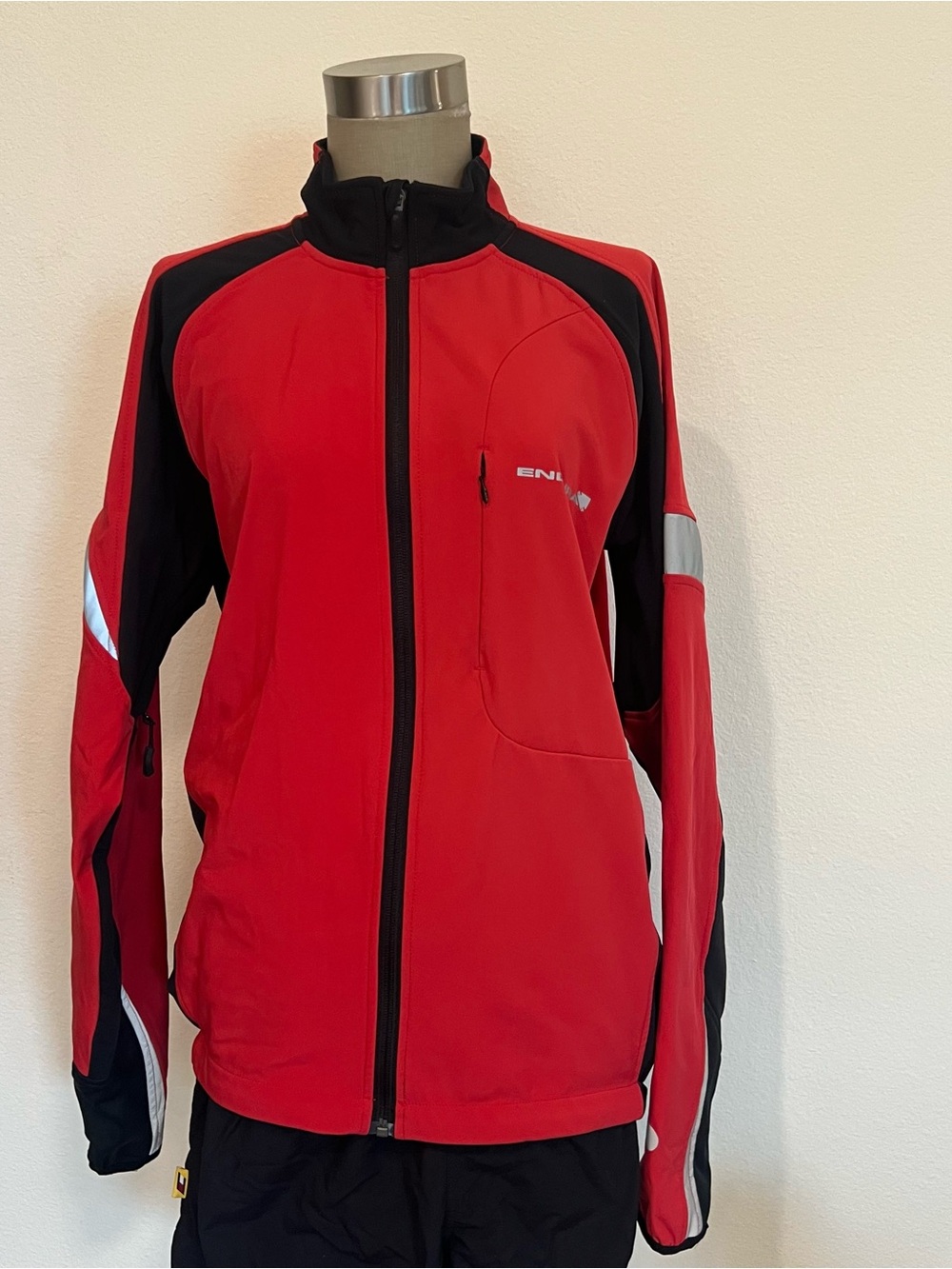 Endura Red & Black Men’s Lightweight Zip Jacket -